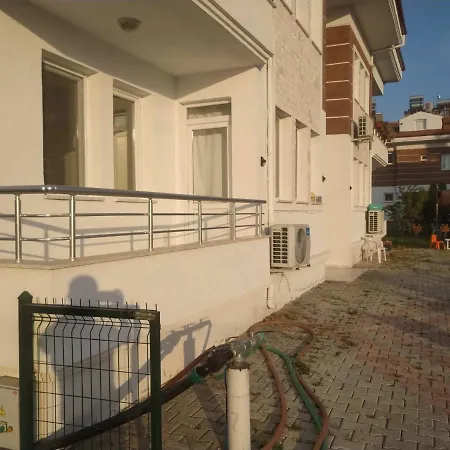 B&B Camkoey Ev *